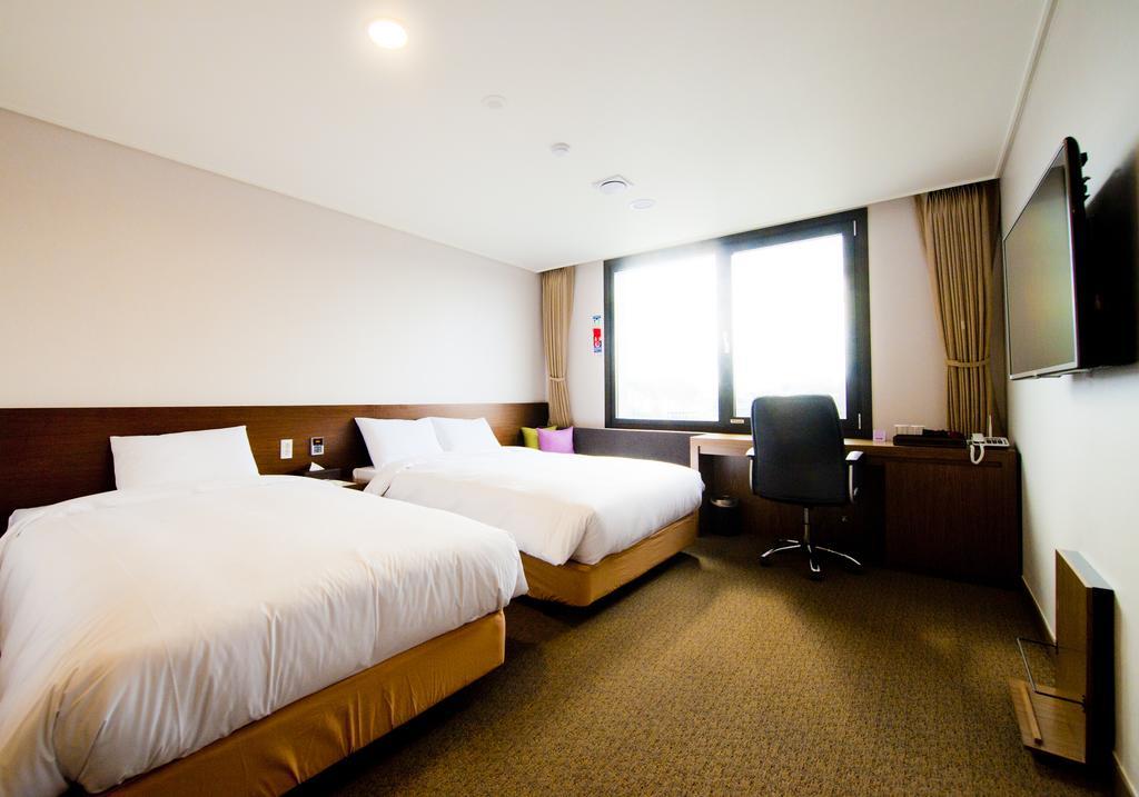 Jeonju Yeonghwa Hotel Rom bilde