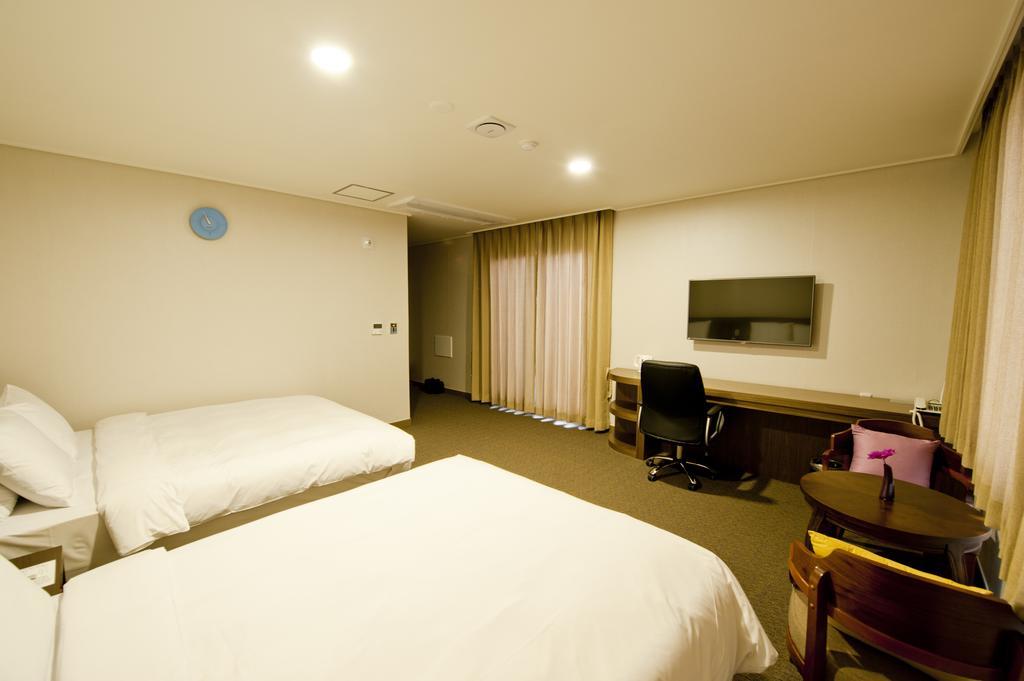 Jeonju Yeonghwa Hotel Rom bilde