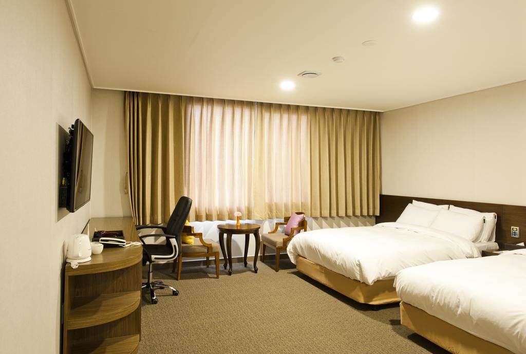 Jeonju Yeonghwa Hotel Rom bilde
